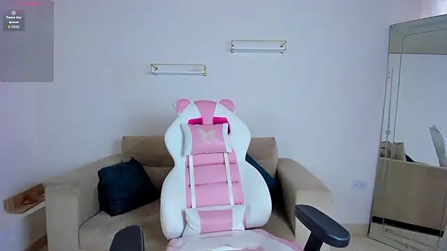 april smiith online show from February 19, 2026, 12:12 pm