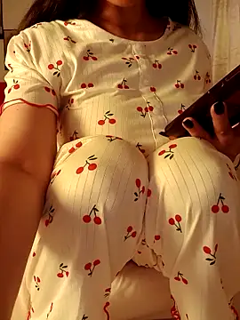 Snapshot of OnlyRima chatting on October 16, 2025, 11:44 am OnlyRima online show from October 16, 2025, 11:44 am