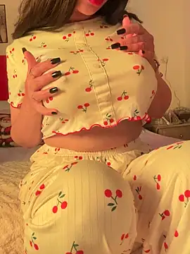 Snapshot of OnlyRima chatting on November 23, 2025, 11:04 pm OnlyRima online show from November 23, 2025, 11:04 pm