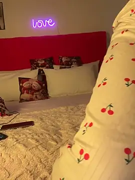 Snapshot of OnlyRima chatting on November 25, 2025, 9:53 am OnlyRima online show from November 25, 2025, 9:53 am