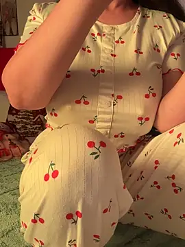 Snapshot of OnlyRima chatting on December 1, 2025, 11:48 am OnlyRima online show from December 1, 2025, 11:48 am