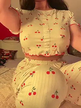 Snapshot of OnlyRima chatting on December 4, 2025, 10:40 pm OnlyRima online show from December 4, 2025, 10:40 pm