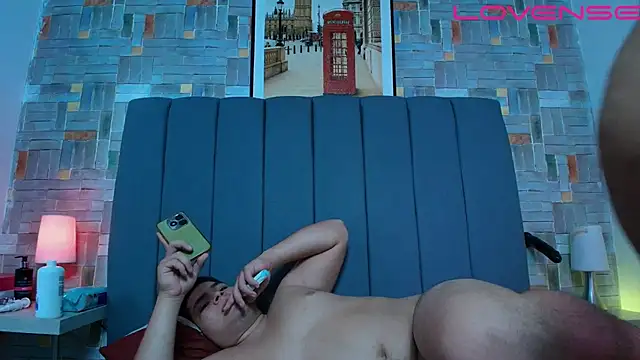 naomi campbel  online show from March 30, 2026, 2:45 am