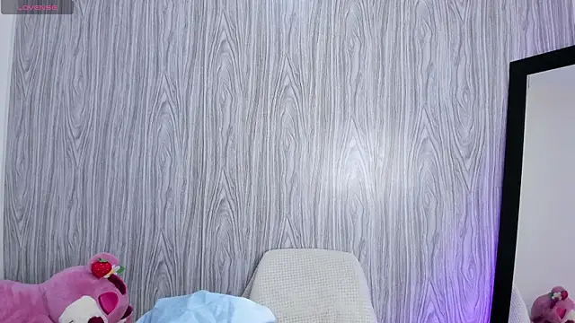 Snapshot of Sofii_03 chatting on September 15, 2025, 11:16 pm Sofii 03 online show from September 15, 2025, 11:16 pm