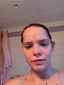 Snapshot of Wildmaca chatting on November 5, 2025, 4:29 pm Wildmaca online show from November 5, 2025, 4:29 pm