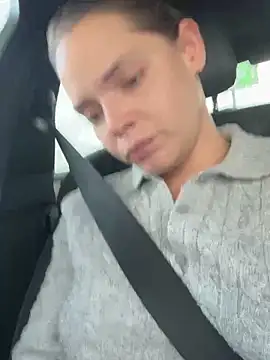 Snapshot of Wildmaca chatting on November 6, 2025, 9:32 am Wildmaca online show from November 6, 2025, 9:32 am