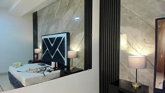 Megan Sweetas online show from November 21, 2025, 8:29 pm