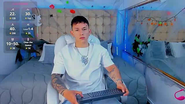 Snapshot of Thomas_moon chatting on October 26, 2025, 1:39 pm Thomas moon online show from October 26, 2025, 1:39 pm