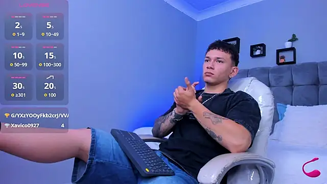 Snapshot of Thomas_moon chatting on November 22, 2025, 12:48 pm Thomas moon online show from November 22, 2025, 12:48 pm