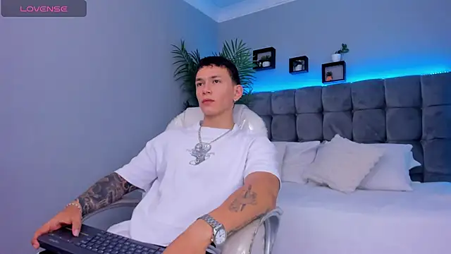 Thomas moon online show from February 15, 2026, 1:31 pm