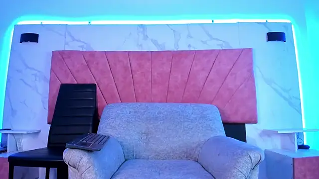 Snapshot of HellAndDante_ chatting on December 22, 2025, 2:08 am HellAndDante online show from December 22, 2025, 2:08 am