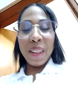 Elowen Clark online show from April 5, 2026, 7:11 pm