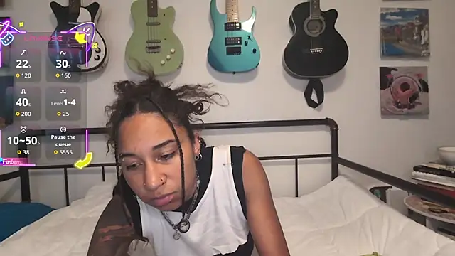 onlystrings online show from May 26, 2026, 11:56 pm