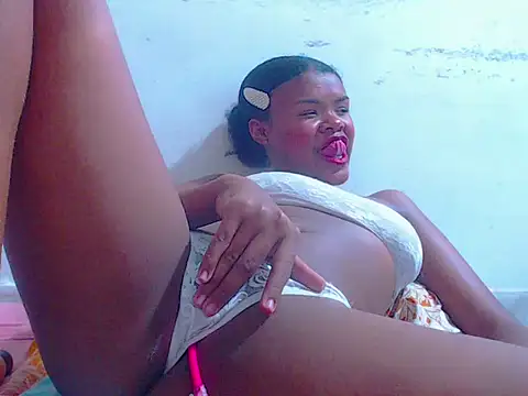 negrihot crazy online show from September 18, 2025, 10:23 pm