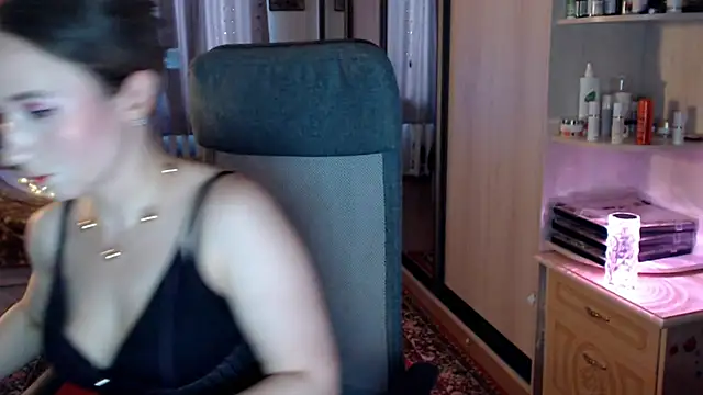 ClassyInna online show from December 15, 2025, 6:28 am