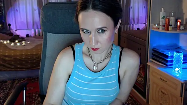 ClassyInna online show from December 17, 2025, 9:04 am