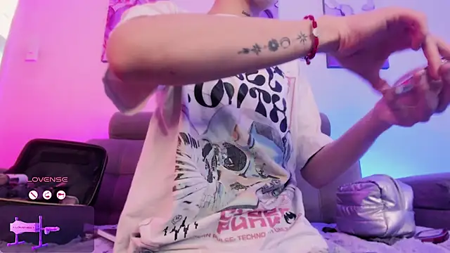 Snapshot of SebastianHilton chatting on February 21, 2026, 12:39 pm SebastianHilton online show from February 21, 2026, 12:39 pm