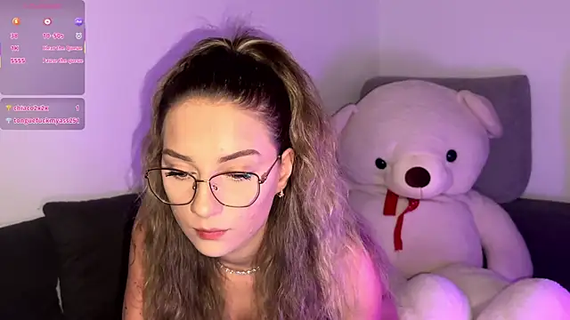 Snapshot of ScarlettSmithX chatting on November 17, 2025, 8:14 pm ScarlettSmithX online show from November 17, 2025, 8:14 pm