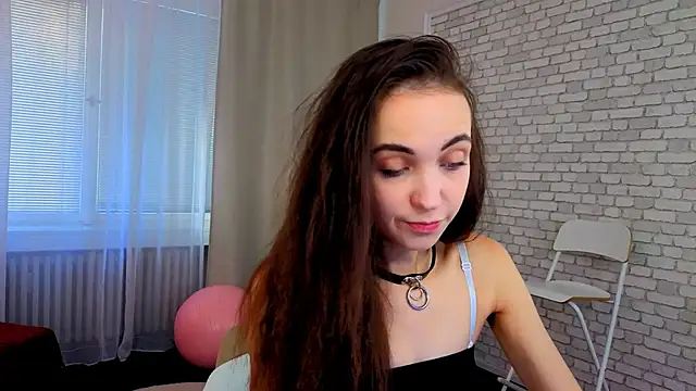 EllaSteele online show from September 18, 2025, 1:35 pm