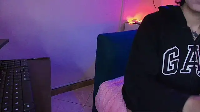 Terraelowen online show from November 7, 2025, 11:43 am