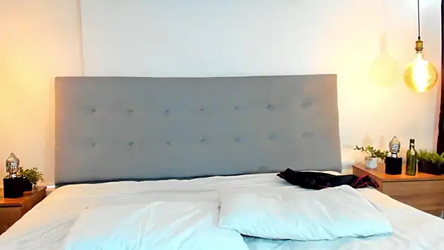 Luna Claire online show from October 25, 2025, 3:40 pm