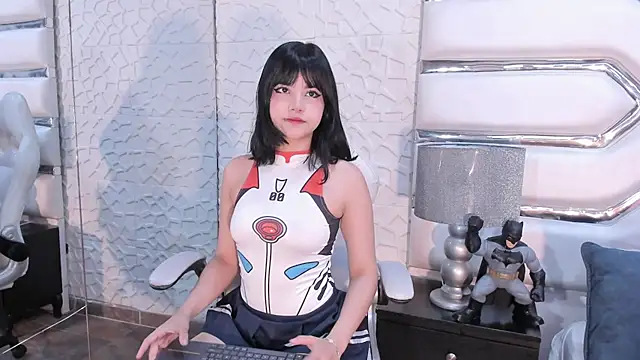 Snapshot of TatiLee chatting on December 20, 2025, 2:35 pm TatiLee online show from December 20, 2025, 2:35 pm