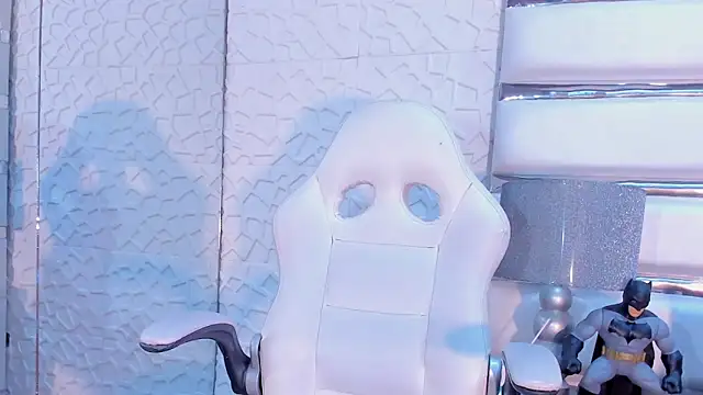 Snapshot of TatiLee chatting on December 22, 2025, 12:46 pm TatiLee online show from December 22, 2025, 12:46 pm