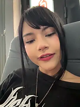 TatiLee online show from April 11, 2026, 6:23 pm