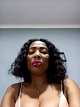 SEXYMOANSXX online show from April 1, 2026, 11:11 am