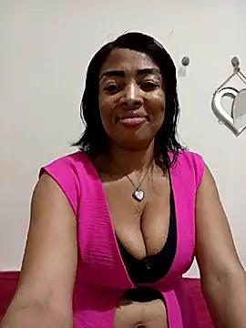 Snapshot of SEXYMOANSXX chatting on April 23, 2026, 5:52 am SEXYMOANSXX online show from April 23, 2026, 5:52 am