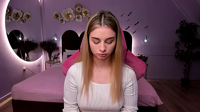 Snapshot of SweetyLicky chatting on November 2, 2025, 4:09 pm SweetyLicky online show from November 2, 2025, 4:09 pm