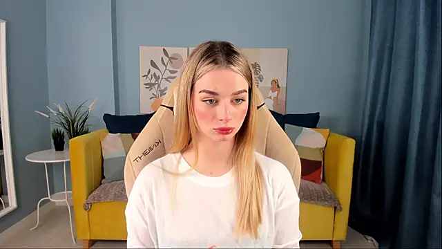 Snapshot of SweetyLicky chatting on November 3, 2025, 4:08 pm SweetyLicky online show from November 3, 2025, 4:08 pm