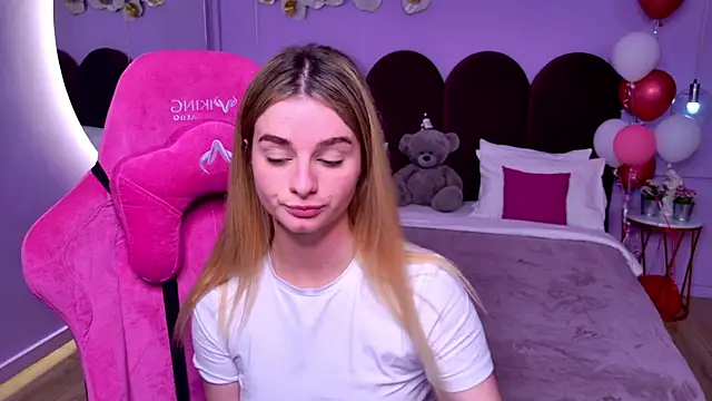 Snapshot of SweetyLicky chatting on November 19, 2025, 4:07 pm SweetyLicky online show from November 19, 2025, 4:07 pm