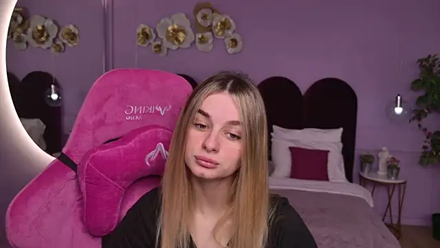 Snapshot of SweetyLicky chatting on November 30, 2025, 4:00 pm SweetyLicky online show from November 30, 2025, 4:00 pm