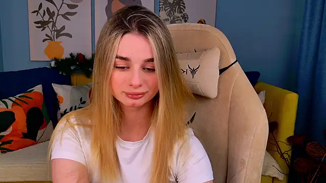 Snapshot of SweetyLicky chatting on December 19, 2025, 3:41 pm SweetyLicky online show from December 19, 2025, 3:41 pm