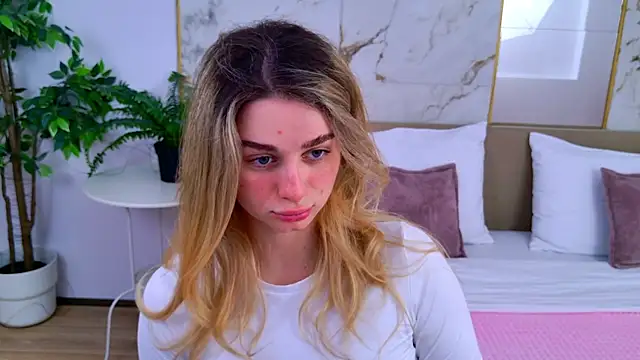 Snapshot of SweetyLicky chatting on February 6, 2026, 3:59 pm SweetyLicky online show from February 6, 2026, 3:59 pm