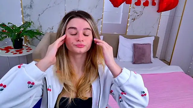 Snapshot of SweetyLicky chatting on February 13, 2026, 4:03 pm SweetyLicky online show from February 13, 2026, 4:03 pm