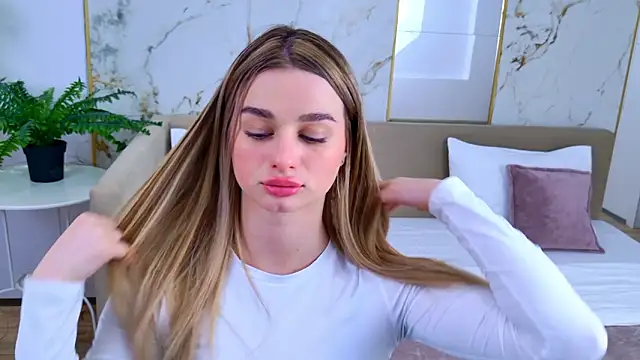 Snapshot of SweetyLicky chatting on February 19, 2026, 4:14 pm SweetyLicky online show from February 19, 2026, 4:14 pm