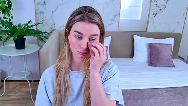 Snapshot of SweetyLicky chatting on February 20, 2026, 4:07 pm SweetyLicky online show from February 20, 2026, 4:07 pm