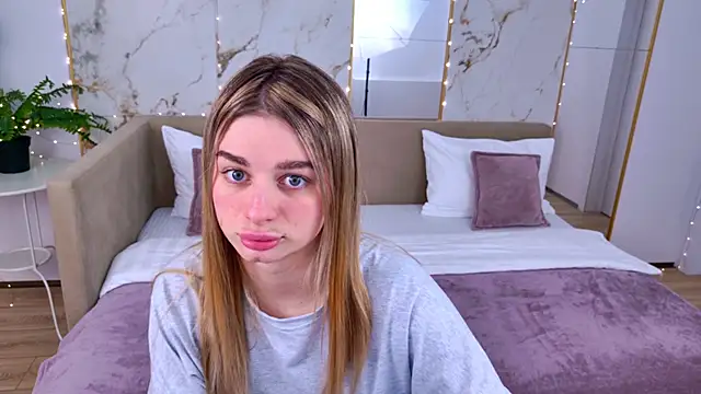 Snapshot of SweetyLicky chatting on February 23, 2026, 4:04 pm SweetyLicky online show from February 23, 2026, 4:04 pm