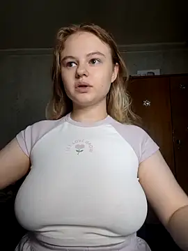 Snapshot of SlipperSherry chatting on September 9, 2025, 8:41 pm SlipperSherry online show from September 9, 2025, 8:41 pm