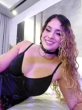 CataRicci online show from December 15, 2025, 3:05 pm