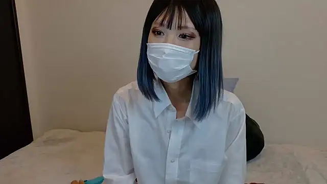 sarina at online show from October 15, 2025, 9:31 am