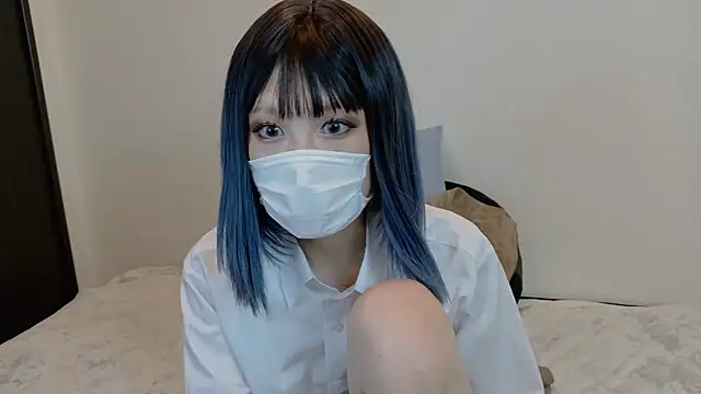 sarina at online show from November 1, 2025, 7:32 am