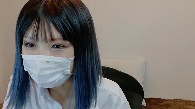 sarina at online show from December 4, 2025, 9:29 am