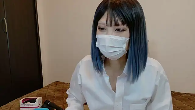 sarina at online show from December 22, 2025, 9:28 am