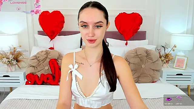 Snapshot of ToriSonn chatting on February 17, 2026, 1:18 pm ToriSonn online show from February 17, 2026, 1:18 pm