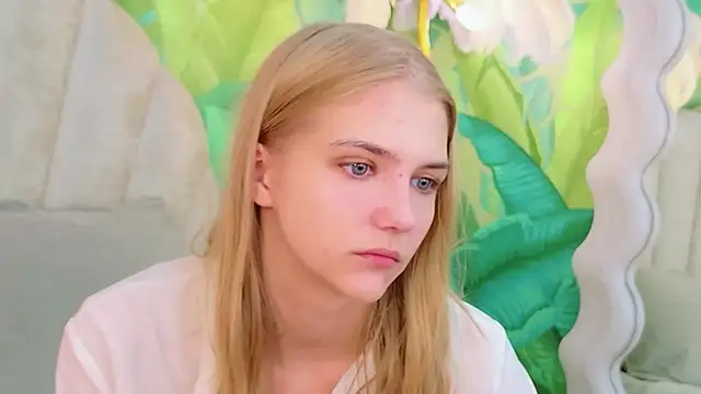 Snapshot of 4example_Chloe chatting on July 8, 2026, 5:45 am 4example Chloe online show from July 8, 2026, 5:45 am