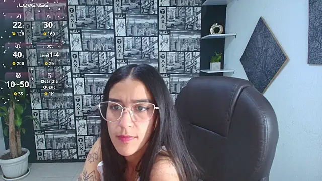 Snapshot of DanielaMonroe chatting on October 29, 2025, 9:16 pm DanielaMonroe online show from October 29, 2025, 9:16 pm