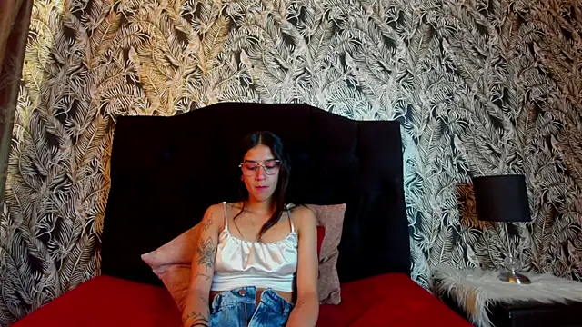 Snapshot of DanielaMonroe chatting on November 1, 2025, 9:50 pm DanielaMonroe online show from November 1, 2025, 9:50 pm